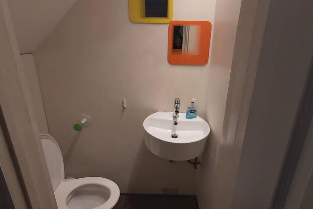 6 Bedroom Spacious Villa, Free Parking Byfleet Zewnętrze zdjęcie